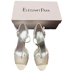Elegant Park - Silver Heels